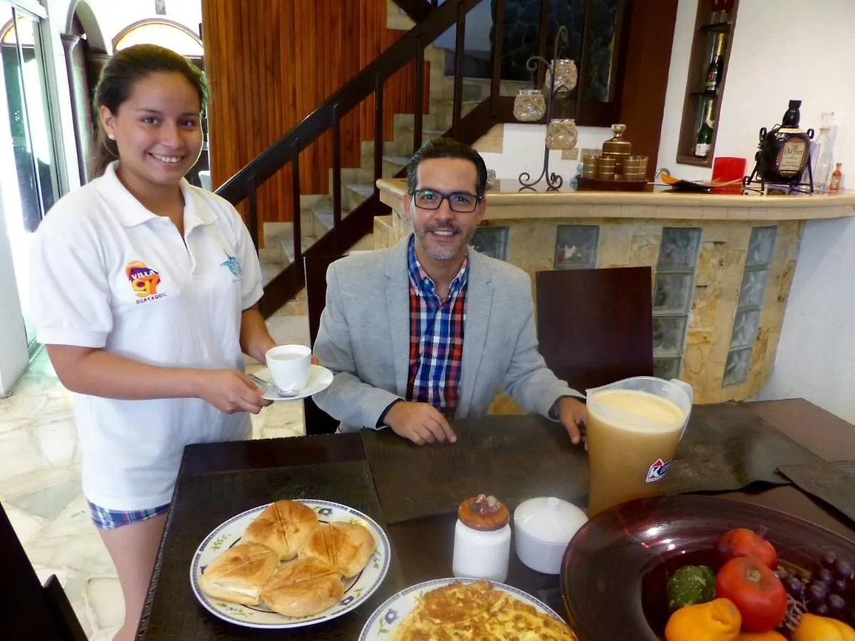 Villa 97 Guayaquil By The Airport Couette-café